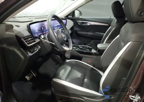 2024 Buick Envision Essence z USA, uszkodzony, nr VIN LRBFZPE46RD039300